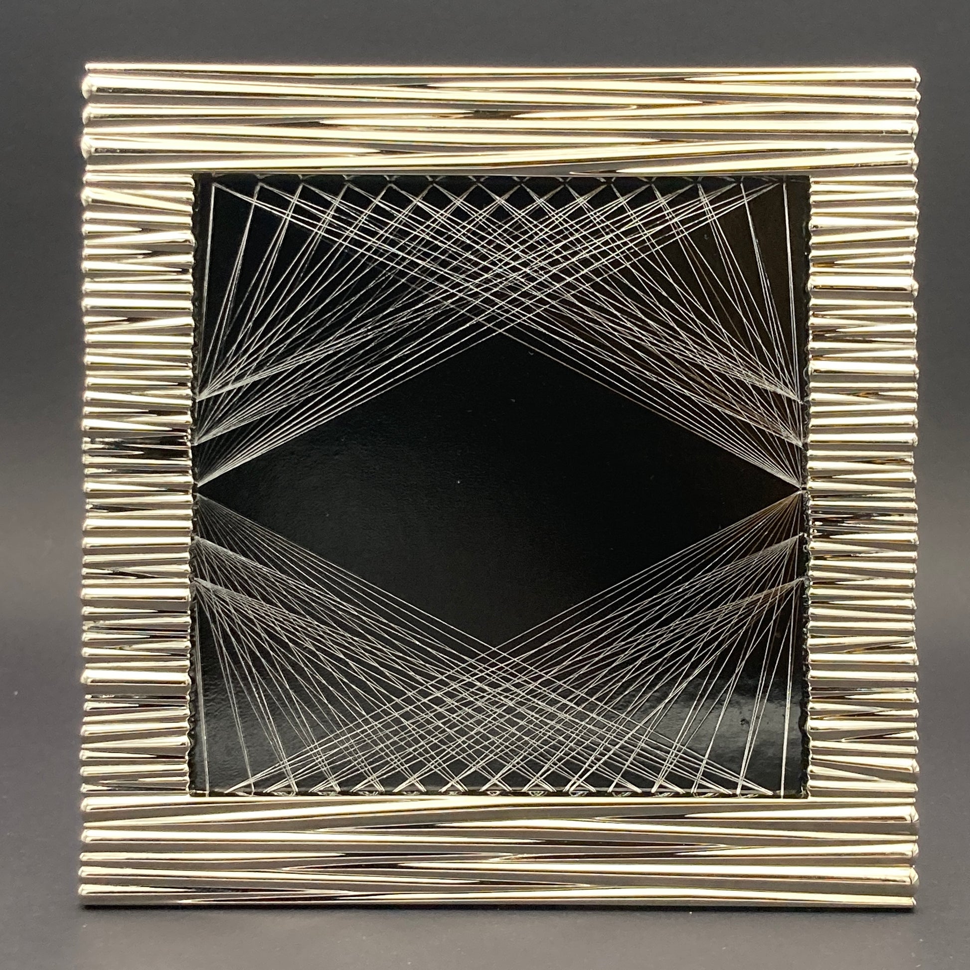 Framed Tri-Dot Tile 224