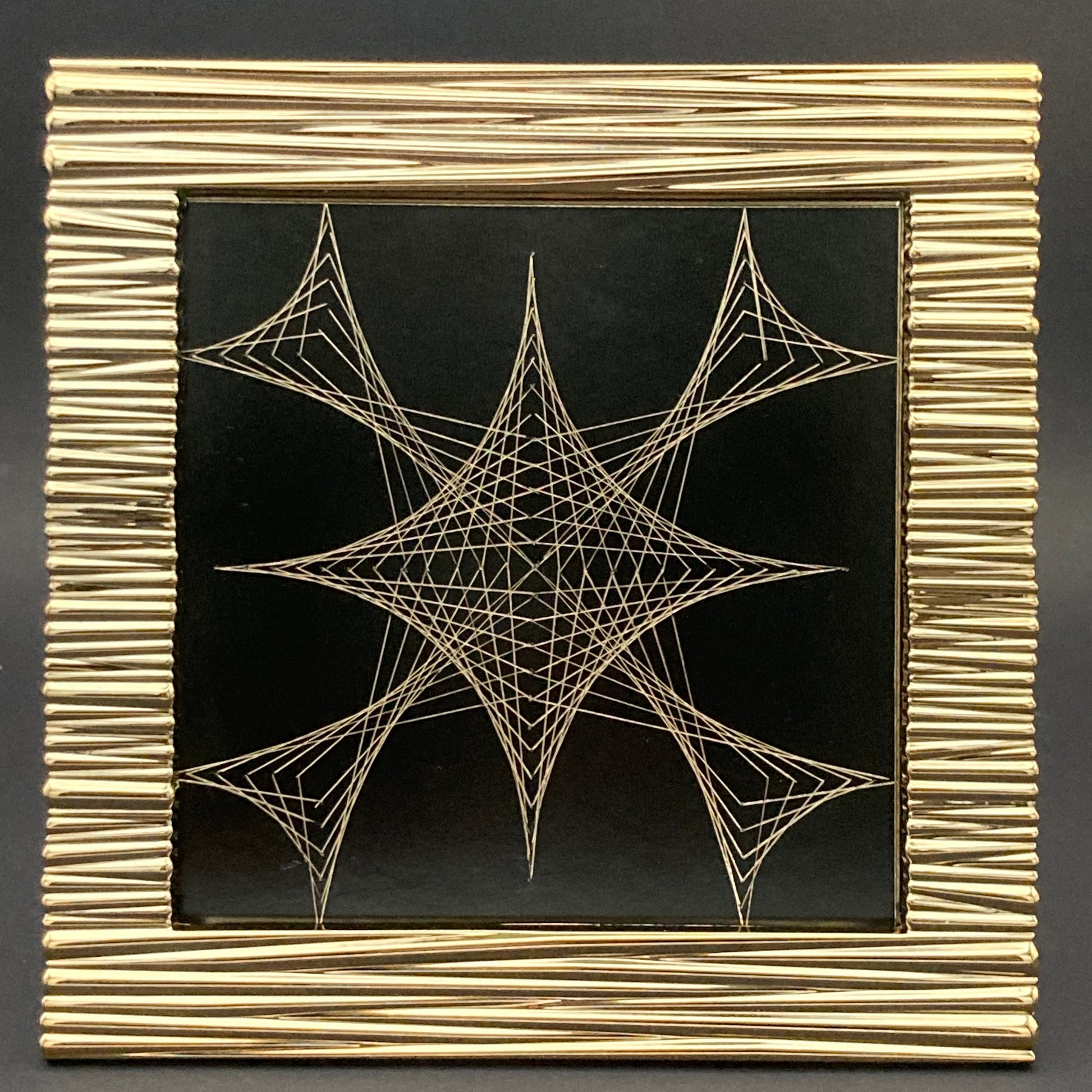 Framed Tri-Dot Tile 213