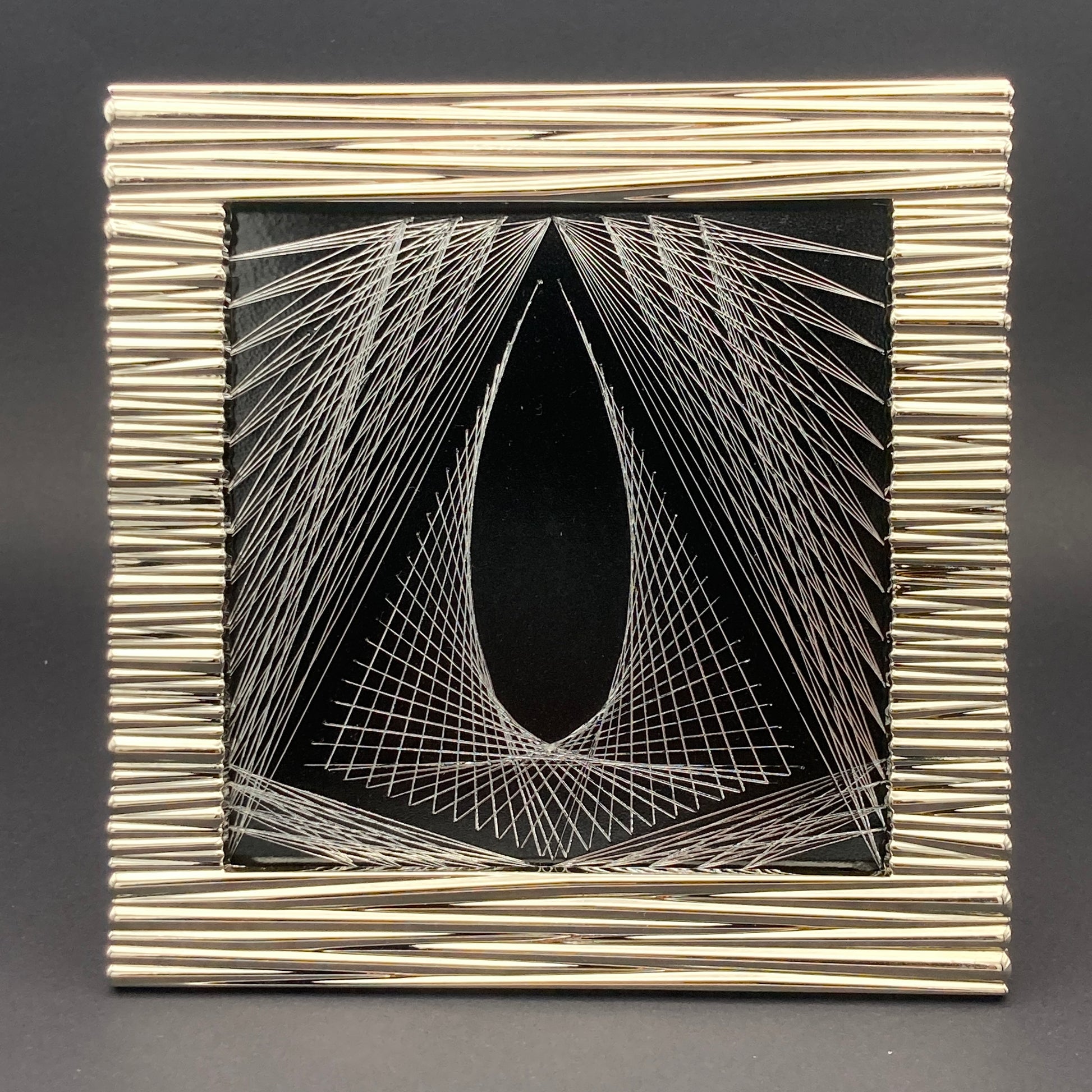 Framed Tri-Dot Tile 223