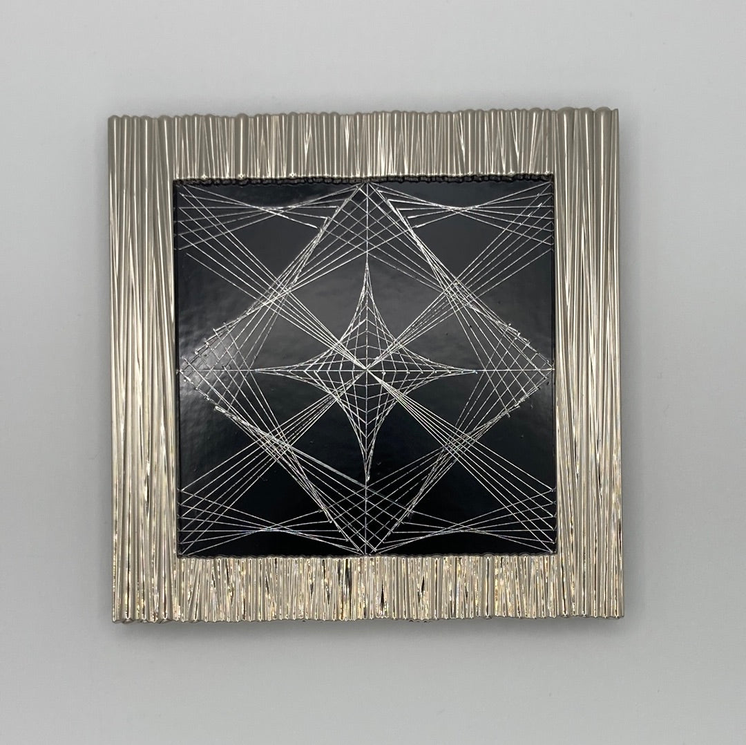 Framed Tri-Dot Tile 160